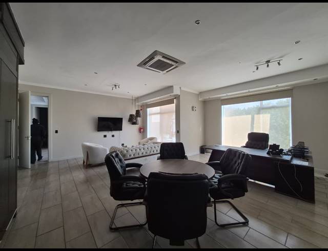 549M² OFFICE TO LET IN ROSEBANK